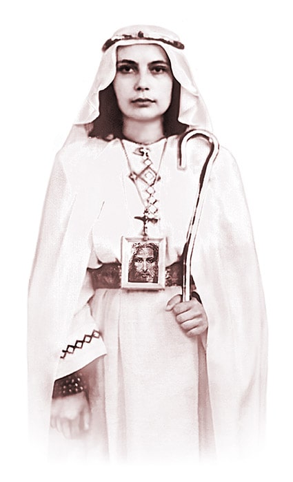 Матерь Мира Мария ДЭВИ ХРИСТОС. ИзТарическое Фото (1991 г.)