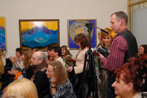 Выставочный Зал «Творчество» (г. Москва) переполнен зрителями